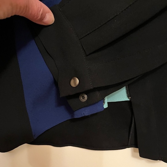 BCBG MaxAzria “Carrie” Black, Blue and Green Designer Blouse Women's Size  XS - Picture 5 of 9